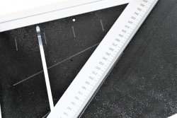 Ajustable stops and auxiliary lines